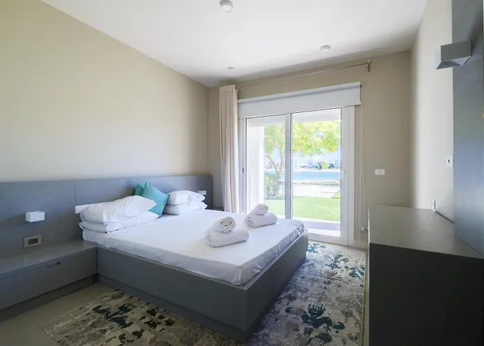 Joubal 2br • Premium Ground Floor Apartment *